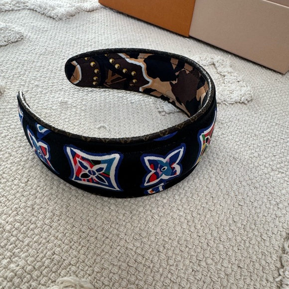 Louis Vuitton Headband - Picture 2 of 11